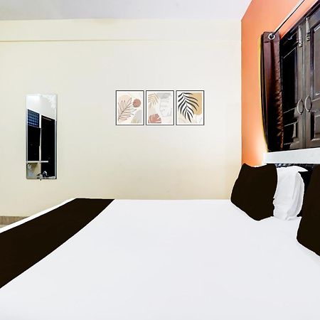 Hotel O R B Palace Varanasi Bagian luar foto