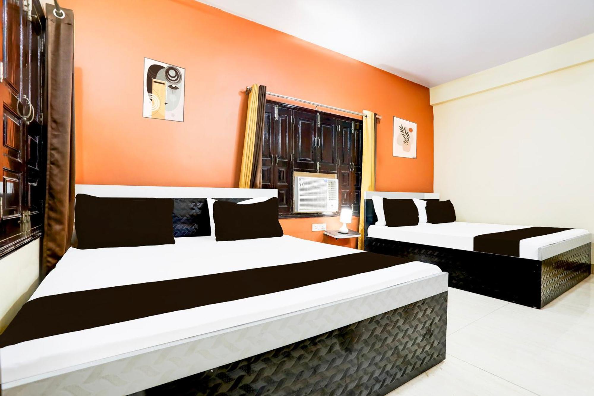 Hotel O R B Palace Varanasi Bagian luar foto