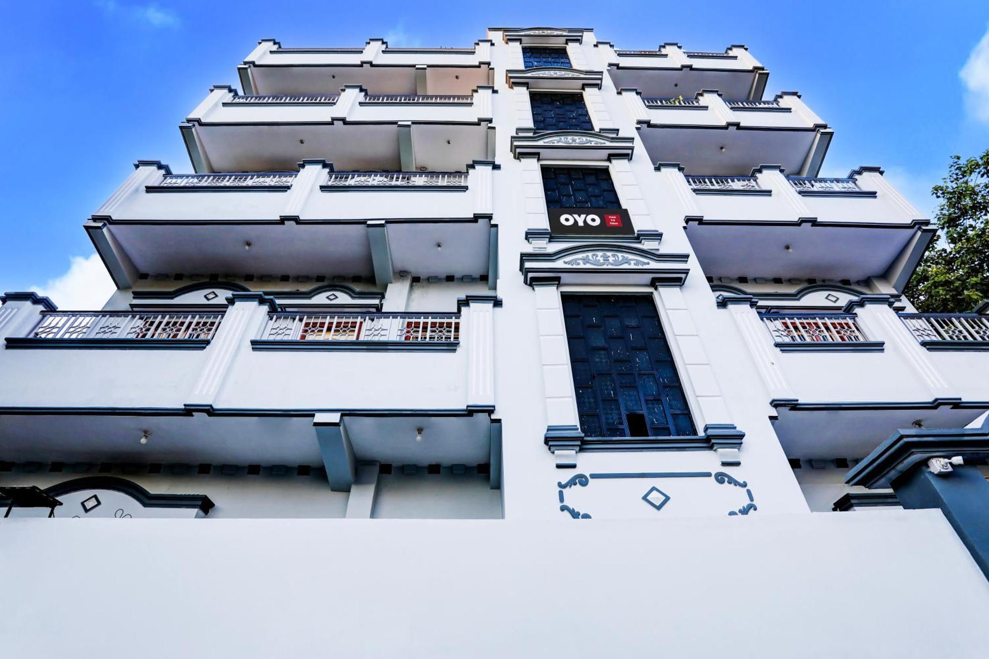 Hotel O R B Palace Varanasi Bagian luar foto