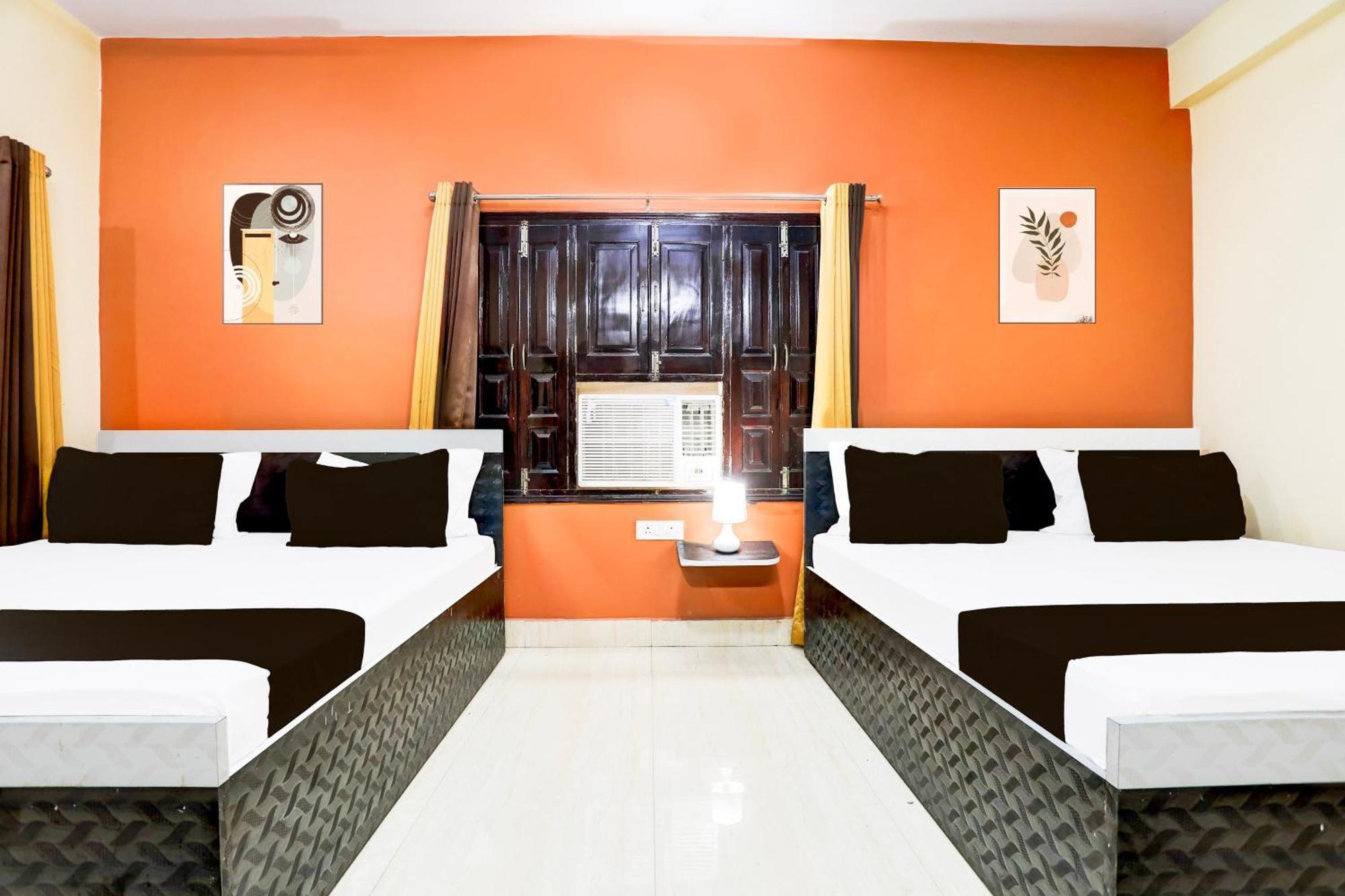 Hotel O R B Palace Varanasi Bagian luar foto