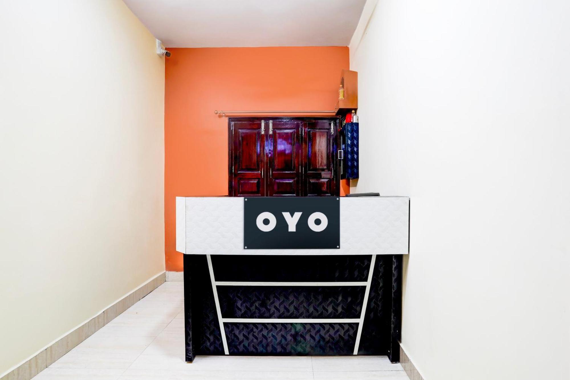 Hotel O R B Palace Varanasi Bagian luar foto